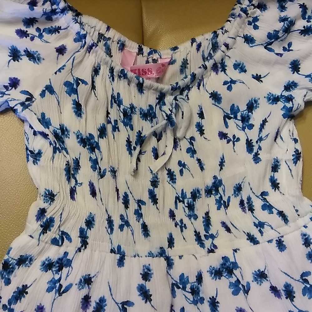 1ST KISS DRESS - Picture 2 of 5